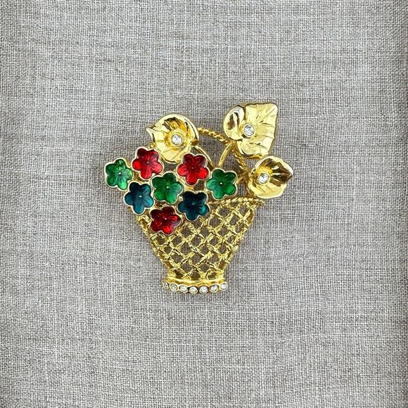 Vintage Gold Tone Enamel Clear Rhinestone Flower Basket Brooch Pin Openwork 1.75 - Picture 2 of 10